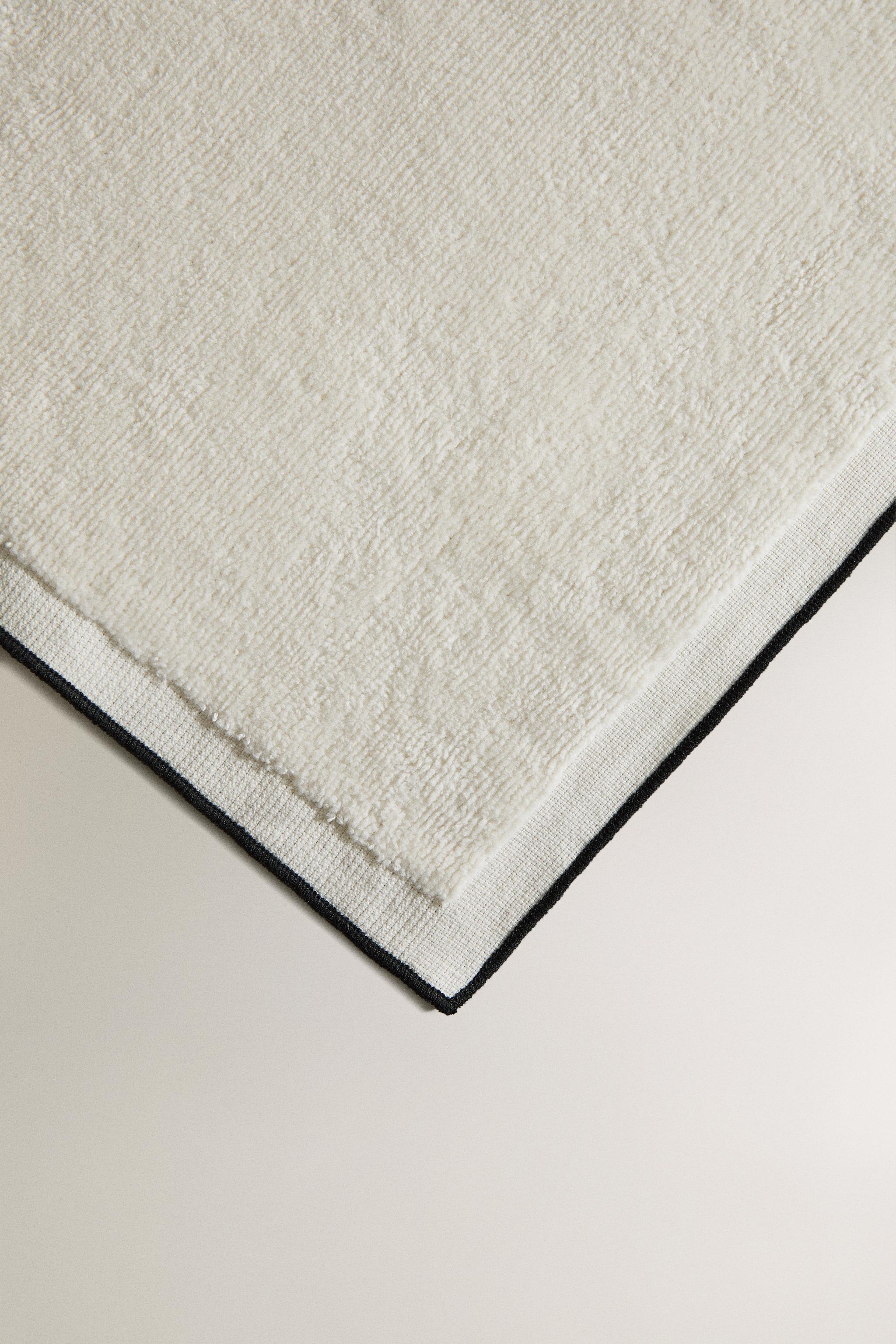 SERVIETTE DE BAIN VELOURS OVERLOCK